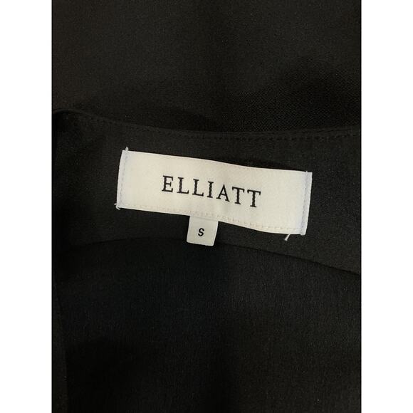 Elliatt 'Cavalcade' Black Crepe Top Size S - Picture 4 of 5